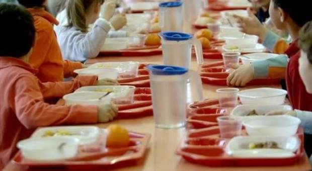 I ganitori dei bambini frequentati le scuole private chiedono di non pagare le mensa nei giorni di chiusura
