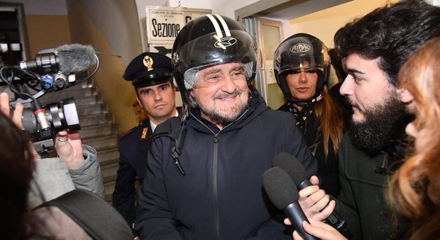 Grillo: al voto con l'Italicum anche al Senato
