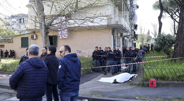 Delitto davanti alla scuola, a Napoli il presidente commissione antimafia