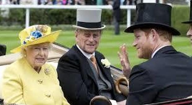 Royal Family, così Filippo bocciò Meghan Markle: «Le attrici si frequentano, non si sposano»