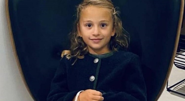 Bambina napoletana di sette anni morta in Germania: «Colpita da una statua di marmo»