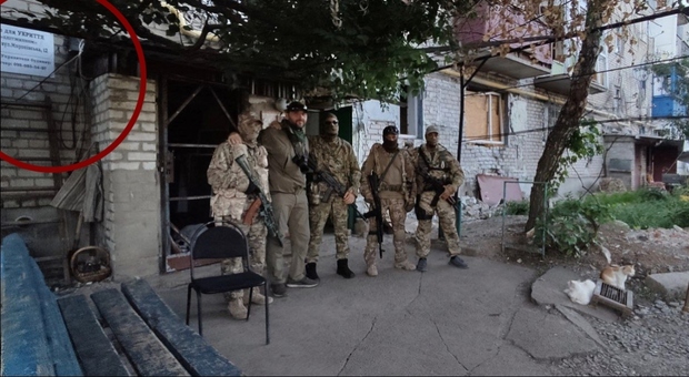 Donbass, colpita base di mercenari russi Wagner: traditi da un foto su Telegram in cui compariva l'indirizzo