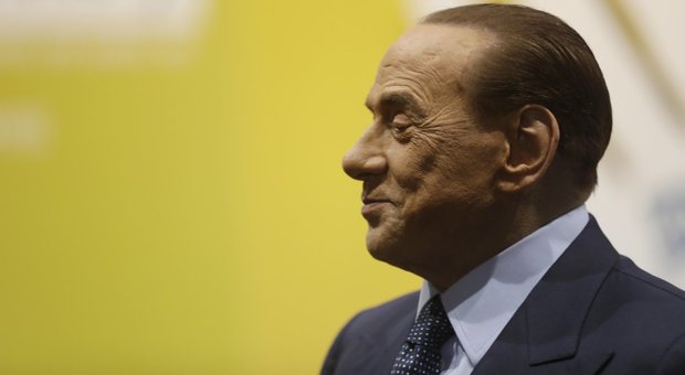 Berlusconi, le peggiori gaffe: da Obama "l'abbronzato" alla "mamma" di Macron