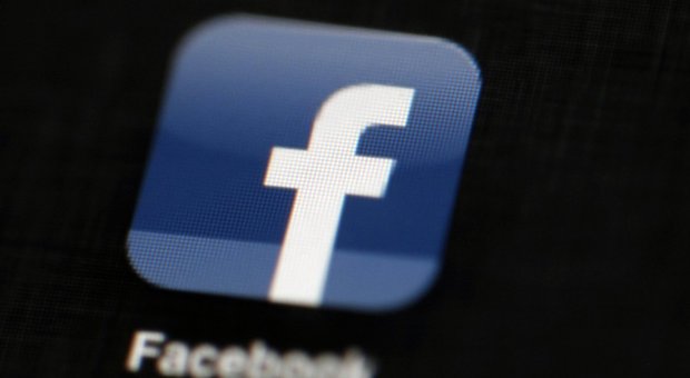 Facebook down, problemi di accesso al social per migliaia di utenti nel mondo