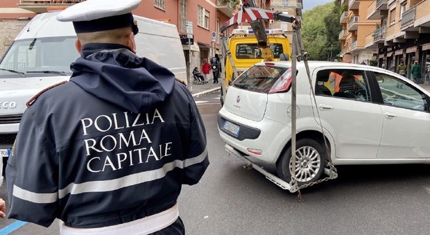 Roma, utilizzo illegale pass disabili: nei primi dieci mesi del 2019 più di 48mila controlli