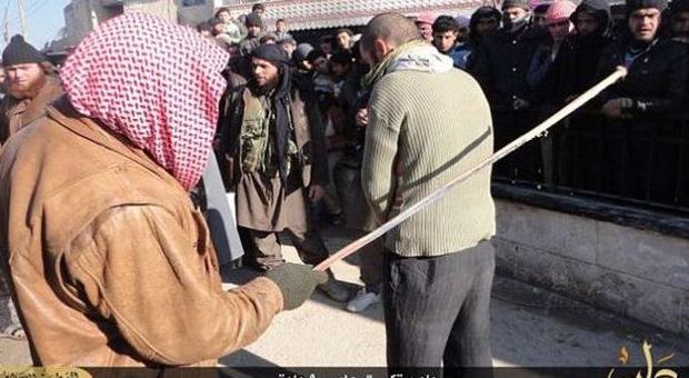 Isis, musicisti frustati in piazza: i loro strumenti considerati offensivi per i musulmani