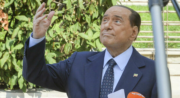 Berlusconi negativo al primo tampone Covid. L'annuncio dell'amico Galliani: «Ora aspettiamo il secondo»