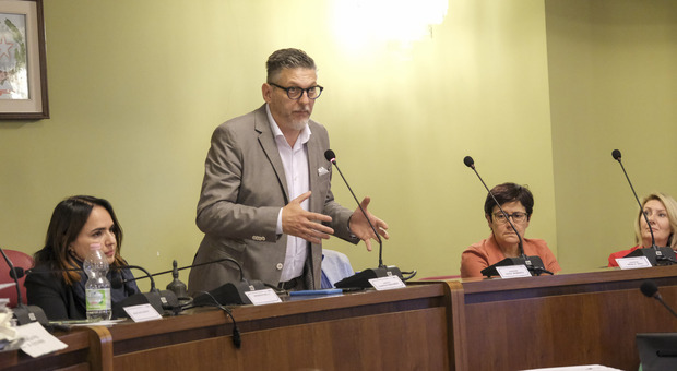 Iras, sì di 5 consiglieri Pd a proposta della Lega. Il sindaco di Rovigo: «Chiarimento o tutti a casa»