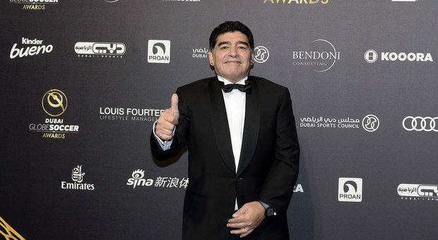 Maradona contro tutti: «Higuain attaccato più ai soldi che alla maglia, De Laurentiis venderebbe anche sua moglie»