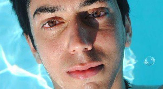 Gabriele, annegato a 17 anni: la tragedia davanti agli amici. Stava festeggiando la fine della scuola