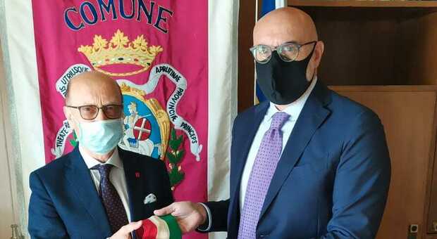 Chieti, il passaggio della fascia da Di Primio al nuovo sindaco Diego Ferrara