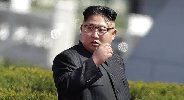 Corea del Nord, Kim Jong un mette al bando il divertimento: «Proibite feste con alcol e canti»