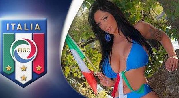 Marika Fruscio tifa Italia: il suo sexy sostegno agli azzurri