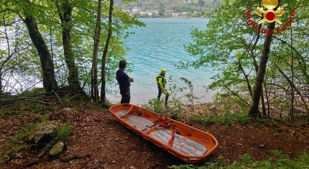 Trovata morta nel lago di Barcis la donna di 57 anni scomparsa a fine aprilea