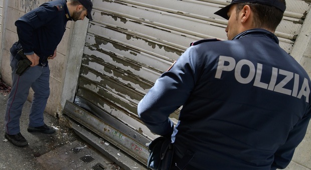 immagine Esplosione nella sede degli Irriducibili Lazio (foto Ag.Toiati)