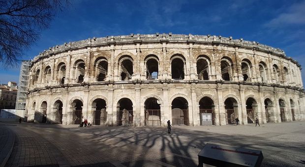 Nimes, restauro kolossal per l'anfiteatro: durerà 15 anni, ci lavoreranno sessanta persone
