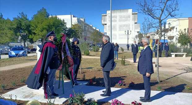 Mottola, inaugurato il parco dedicato all'agente Ciquera. Il capo della Polizia: «Riconoscimento dei valori del dovere e del sacrificio»