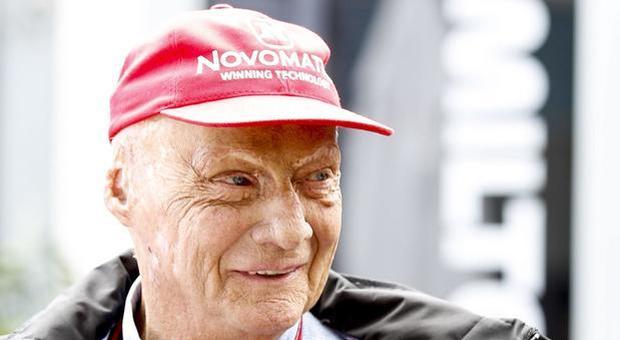 Niki Lauda ricoverato in ospedale: ansia per l'ex campione Ferrari