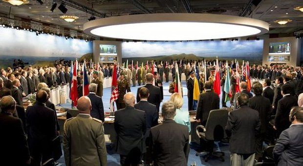 Vertice Nato in Galles su Ucraina e Isis: «Se l'Iraq chiede aiuto siamo pronti»