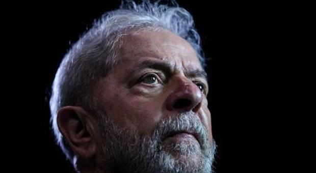 Brasile, choc per l'ex presidente Lula: il nipotino di 7 anni morto di meningite fulminante