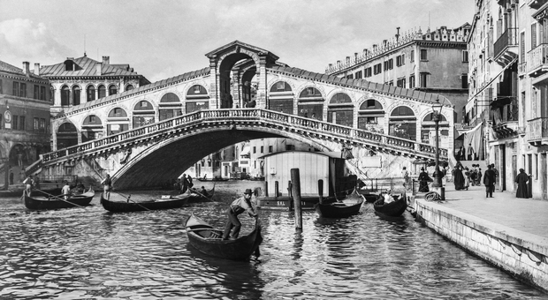 Archivio Naya, progetto digitale per 25.000 foto antiche di Venezia