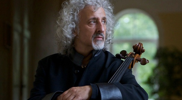 Il violoncellista Mischa Maisky, 75 anni