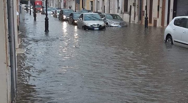 Acquazzone a Francavilla, paura tra i residenti per l'ennesimo allagamento