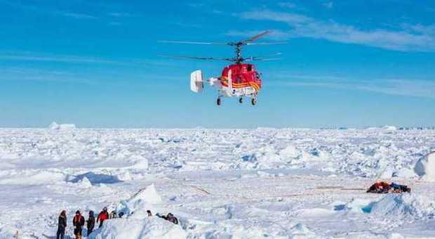 I soccorsi in Antartide (Foto Epa)