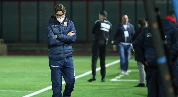 Casertana-Viterbese, calciatori e medici sotto accusa: «In campo col virus è reato»