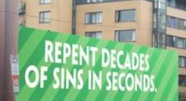 «Pentitevi dei peccati in pochi secondi», mega confessionale da 150 metri quadri per la visita del Papa a Dublino