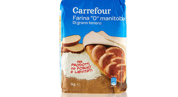 Farina Carrefour ritirata dagli scaffali del supermercato: ecco il motivo
