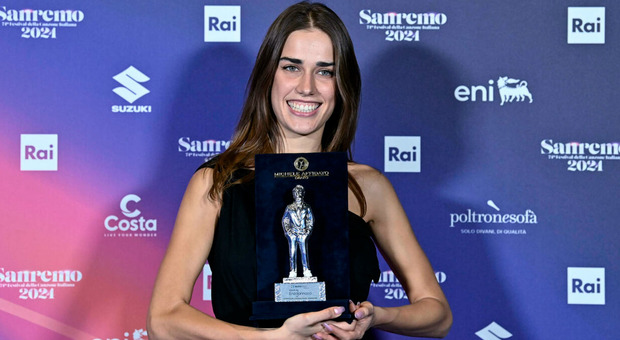 Sanremo, Clara vince il Premio Jannacci Nuovo Imaie: «Ottima intonazione e duttilità vocale»
