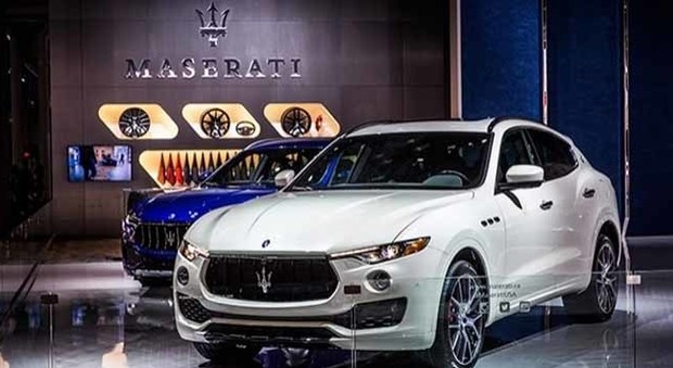 Uno stand Maserati ad un recente salone dell'auto