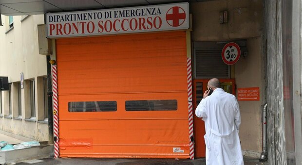 Bambino picchiato a Ventimiglia, ancora in ospedale con fratture e ematomi. Anche la nonna è indagata per lesioni gravissime