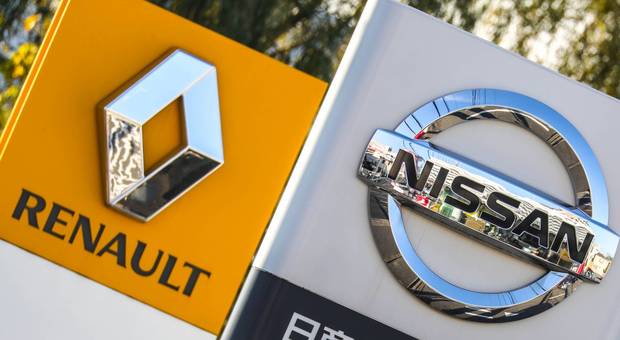 I simboli Nissan e Renault