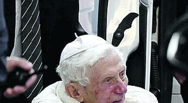 Ratzinger non parla più: «Apprezzo il silenzio»