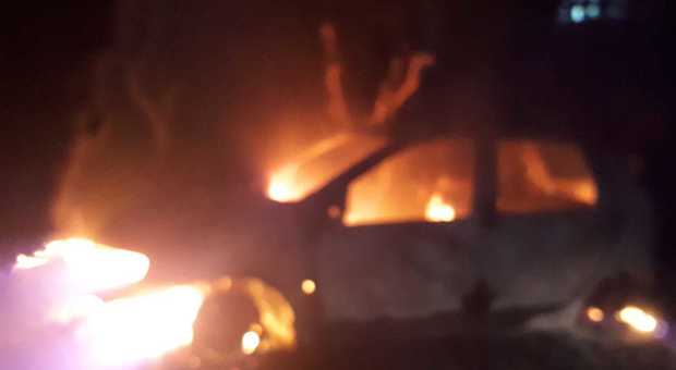 Agropoli, auto incendiata: è la quarta in poche settimane