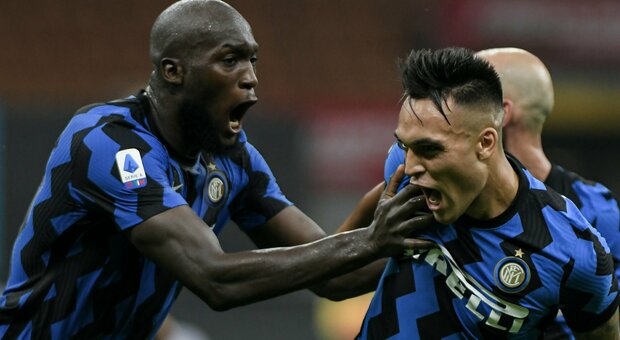Inter-Napoli 2-0: un gol per tempo e Conte si prende la sua rivincita
