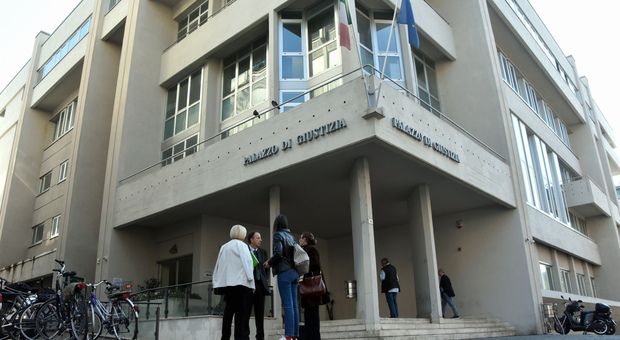 Tribunale di Terni, vietato l'accesso agli avvocati di Perugia (che è in zona rossa)