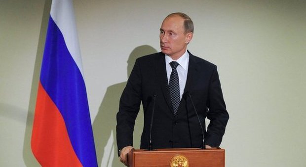 Raid contro l'Isis, Putin attacca in Siria: il Senato russo approva all'unanimità