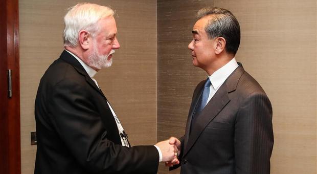 A Monaco incontro tra ministro degli esteri cinese e vaticano, la Cina ringrazia il Papa per il supporto contro il coronavirus
