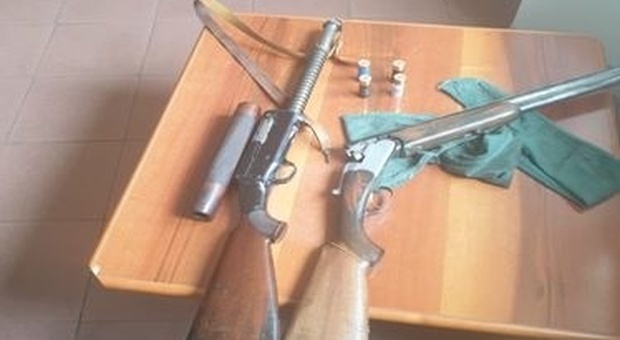 Fucili rubati e munizioni in casa, arrestato 50enne