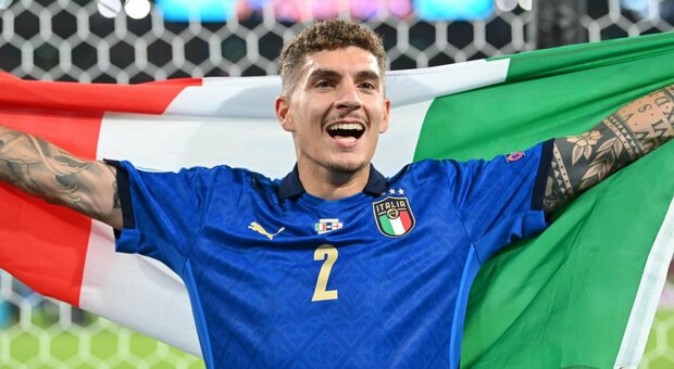 Di Lorenzo rinnova con il Napoli: firma il nuovo contratto fino al 2026