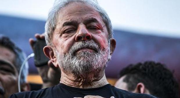 Lula, lutto per l'ex presidente del Brasile: il nipotino di 7 anni morto per meningite