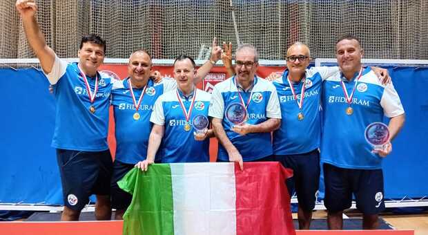 La formazione Veteran Italia ai campionati Europei di subbuteo