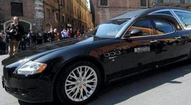La Maserati usata per il funerale