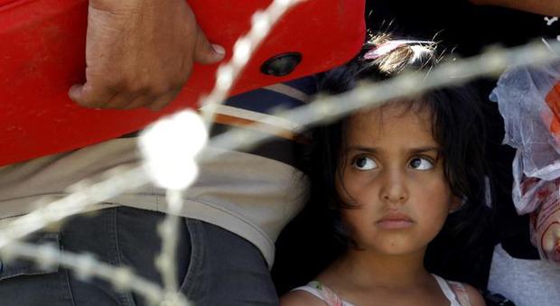 Papa Francesco lancia l'allarme per i bambini e le bambine migranti, sono esposti a prostituzione e schiavitù