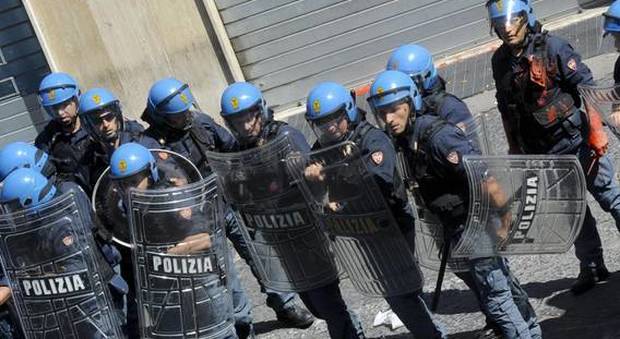 Fn: «I patrioti sfilino il 28 ottobre» Stop della Raggi: «Marcia su Roma non può e non deve ripertersi»