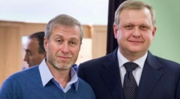 Chi è Sergej Kapkov, il miliardario uomo ombra di Abramovich che sta trattando la pace tra Russia e Ucraina