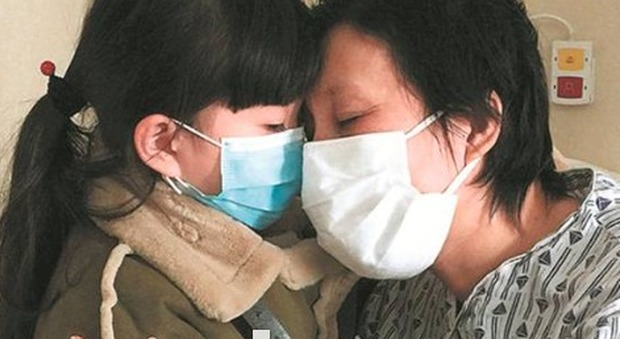 Cina, il coraggio della piccola Xiao: a 8 anni deve ingrassare per poter donare il midollo osseo alla mamma